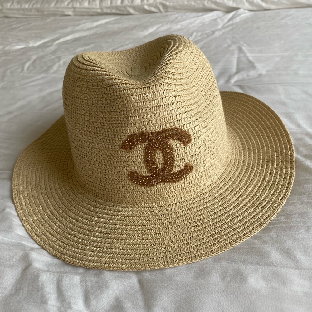 Channel inspired hat - Picture 2 of 5